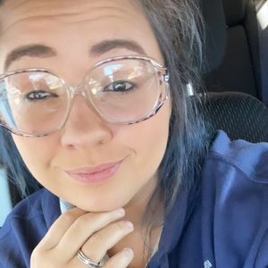 Meet your Posher, Darline